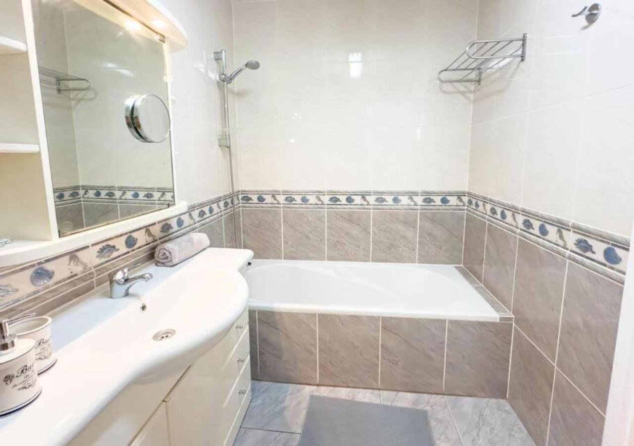Sunny Vacation 3br Retreat By The Ocean Appartement Callao Salvaje